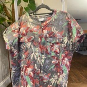 Women's XL shirt: Columbia